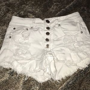 White high wasted shorts
